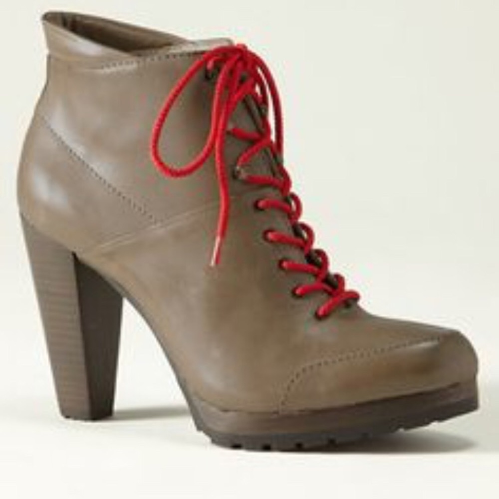 LL Bean Signature stiletto leather ankle boot